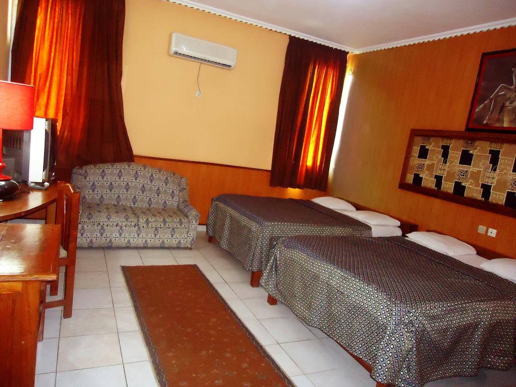Saffana Hotel Douala Room photo